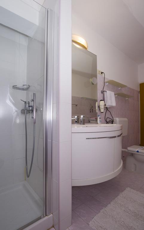 Apartments Ragusa โรวีน ภายนอก รูปภาพ