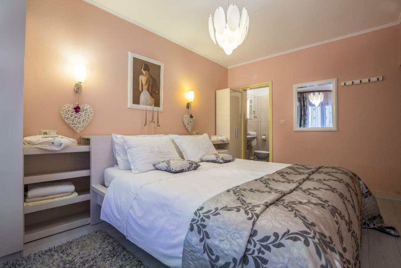 Apartments Ragusa โรวีน ภายนอก รูปภาพ