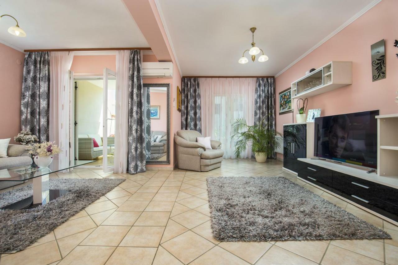 Apartments Ragusa โรวีน ภายนอก รูปภาพ