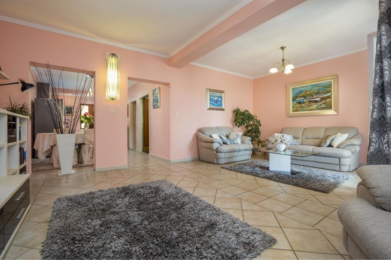 Apartments Ragusa โรวีน ภายนอก รูปภาพ