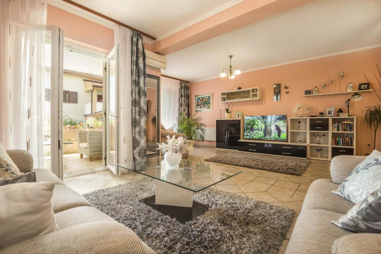 Apartments Ragusa โรวีน ภายนอก รูปภาพ